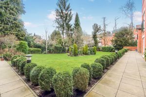 COMMUNAL GARDEN- click for photo gallery